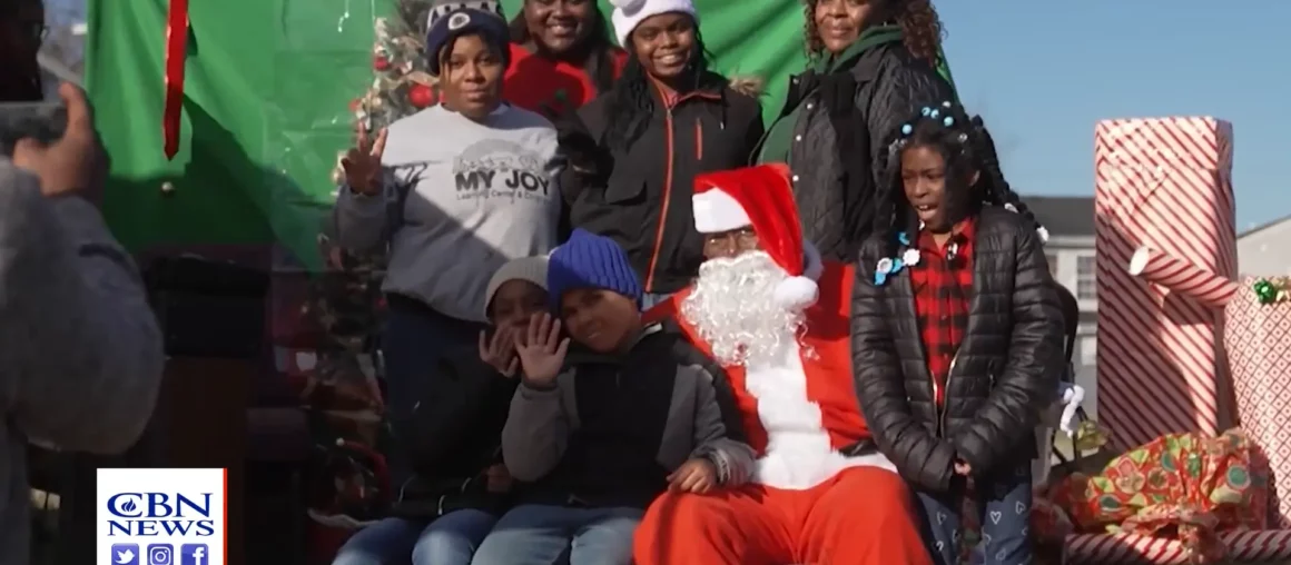 'Showing Them Love, Giving Them Hope': CBN Spreads Christmas Cheer in Norfolk Neighborhood